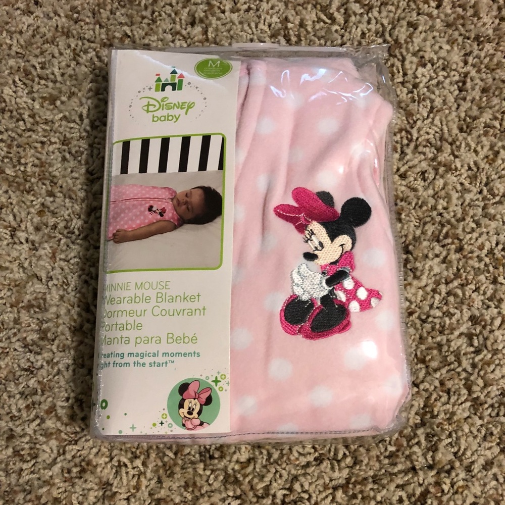 Wearable swaddle blanket